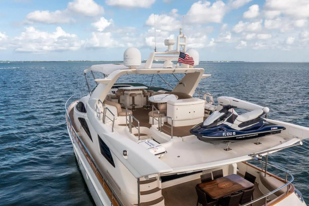 85ft Azimut Del Mar premium service